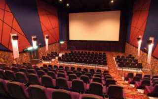 2017年中国电影院线的观众数及观影频次驱动行业增长分析