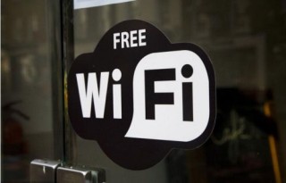 随手连个免费WiFi 居然要被罚扫厕所？