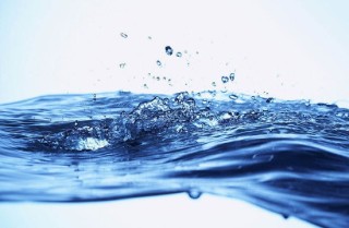 流言揭秘：长期饮用纯净水导致钙流失？