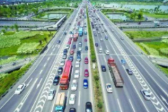 2017年山西省客运量情况：公路客运量为17333万人，占比68.9%