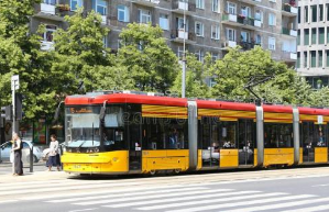 2018年我国城市公共交通发展现状，亟需建立一个完整的公共交通体系