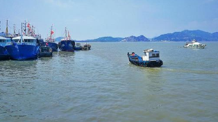 2019年广西渔业经济总产值、渔业工业和建筑业及渔业流通和服务业「图」