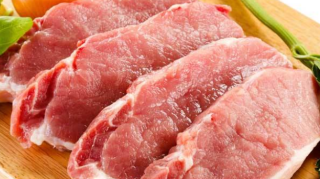 2019年国内猪肉产量及价格走势，中长期来看，猪肉价格仍将维持高位运行「图」