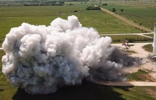 SpaceX为首次载人飞行任务做准备 已进行点火测试