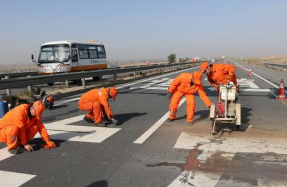 2019年全国公路总里程及公路投资建设现状，公路养护需求前景广阔「图」