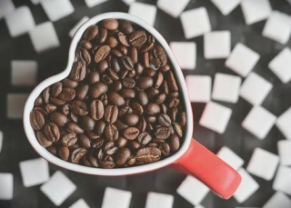 喝咖啡能减少癌症死亡?研究发现,咖啡与结肠癌患者生存期改善有关
