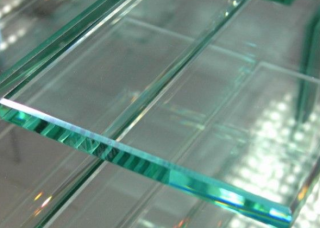 多重因素推动玻璃价格大涨!一片普通的玻璃为何变得如此炙手可热？