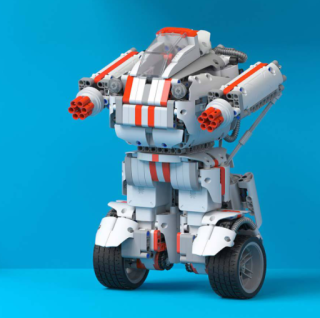 首款人形机器人发布！小米在自动驾驶领域进入新进展，首期投入33亿元研发费用，组建超500人的研发团队