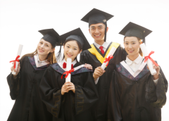 2022年中國成人教育行業發展現狀及趨勢分析，學歷要求的提高推動行業的發展「圖」