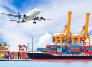 供应链问题限制了船舶供应，导致集装箱航运业的利润一度达到历史高位