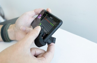 低成本手机附件测血压“触手可及”
