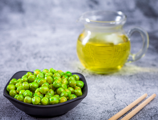 2025年中国茶制零食行业规模现状及趋势分析,不断探索新的口味组合和创新,产品逐渐多元化「图」